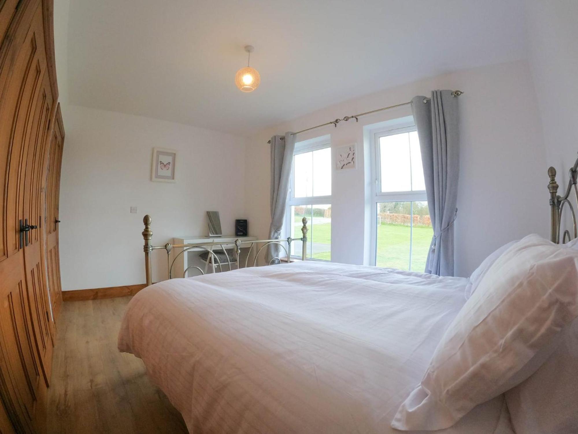 The Heights & Hollows Farmhouse, Saul, Downpatrick, Sleeps 14 Room photo